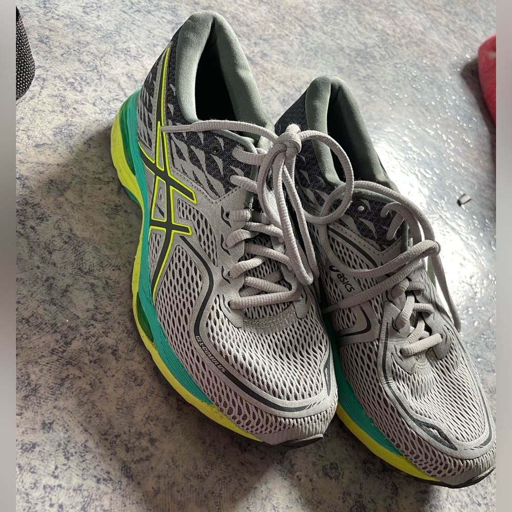 Size 8 Asics